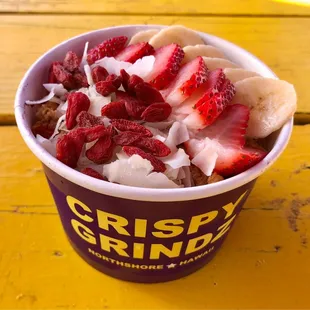 Açaí Bowl BASE: Açaí TOPPINGS: Granola, Banana, Strawberries, Goji Berries, Coconut &amp; Honey