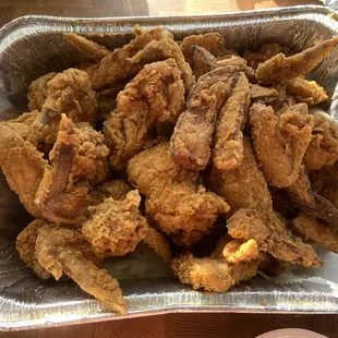 20 whole wings with potato wedges