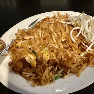 Pad Thai with Crispy pork , my Son&apos;s friend said that this was very good
