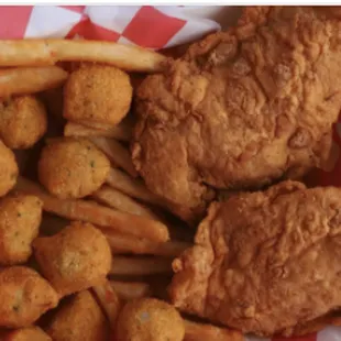 chicken wings and fried chicken, food