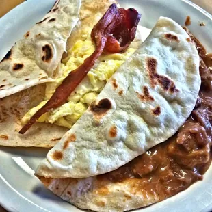 Bacon &amp; egg, carne guisada