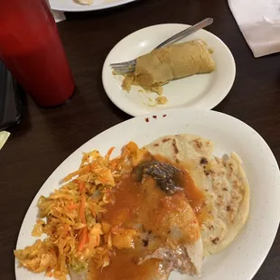 Pupusa de arroz y tamal de pollo