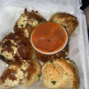 Garlic knots