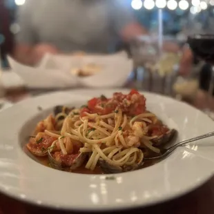 Linguine Pescatore was absolutely delicious.