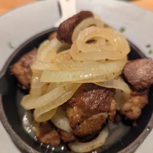 Carne Frita Encebollada