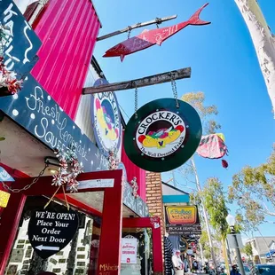a view of the outside of a restaurant