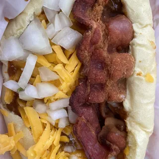 DLVRY Wild & Wet Chili Dog