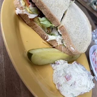 DLVRY Roasted Turkey Sandwich