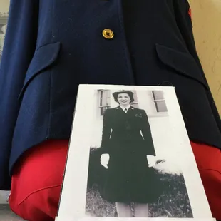 Mary Lou Strickland Tepley-Christo served in the US Navy/Waves (1943-1945).