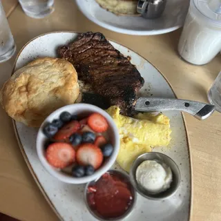 Ny Steak and Eggs