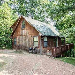 Exterior of Bowie Cabin at Crockett's Run.