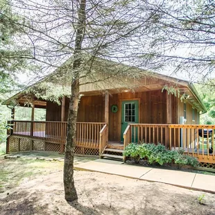 Exterior of Houston Lodge at Crockett's Run.
