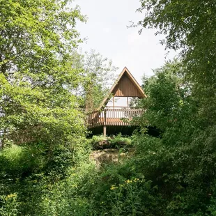 Exterior of Crockett's Lodge at Crockett's Run.