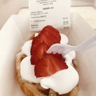 Croffle with strawberry &amp; cream (5.50)