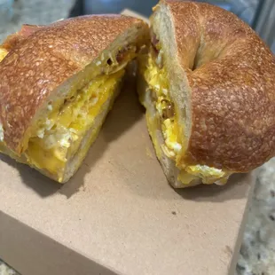 Bacon egg n cheese on plain bagel