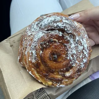 Raisin Roll Croissant