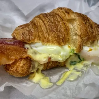Croissant Benedict