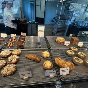 Came around noon on a weekday. Still a good selection