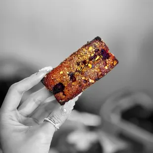 Raspberry pistachio financiers | ig: whaevaeats