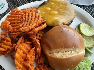 Tanner's Bar & Grill