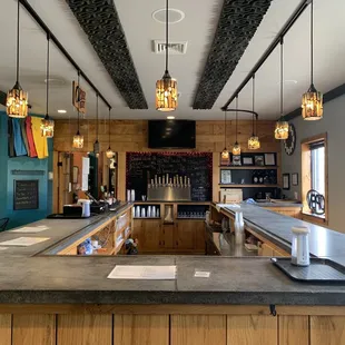 Crooked Tongue Brewery Taproom Restaurant