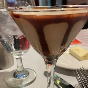 dessert, drink