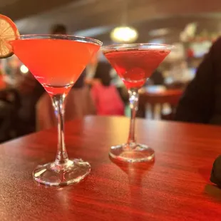 Crooner &apos;s Cosmopolitan Crooners Sinatra