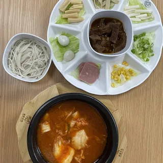 Kimchi Beef Brisket Rice Noodle
