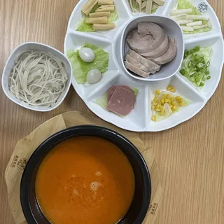 Tom Yum Chicken Rice Noodle