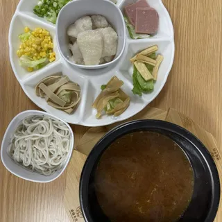 Hongshao fish fillet rice noodle