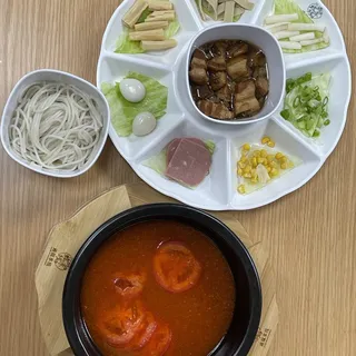 Tomato Pork Belly Rice Noodle