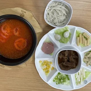 Tomato Beef Brisket Rice Noodle