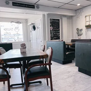 a table and chairs in a restaurant