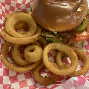 Wandering Donkey burger with onion rings