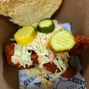Hot chicken sandwich (HOT spice)