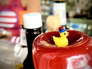 Lakelife Bar and Grill