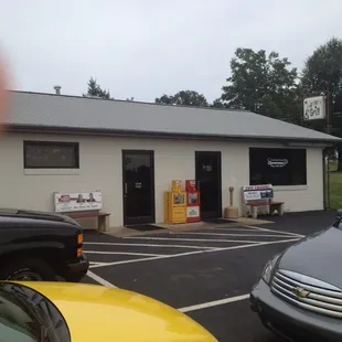 Front of the Crossroads Grill