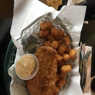 Fish basket with tots