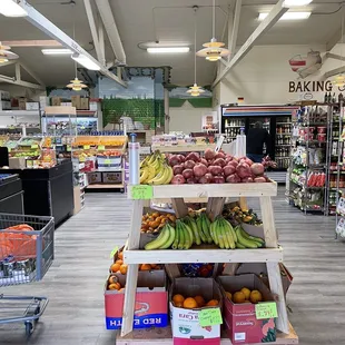 the produce section of a grocery store