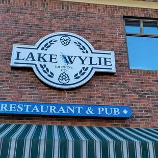 the front of lake wylie brewing