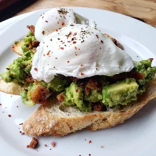 AVOCADO TOAST (Brunch only)