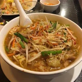 Spicy Three Delight Soup Noodle