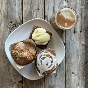 Crow & Clover Café