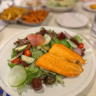 Beet salad with salmon