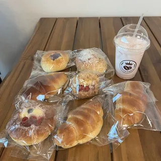 Custard with Fresh Strawberry