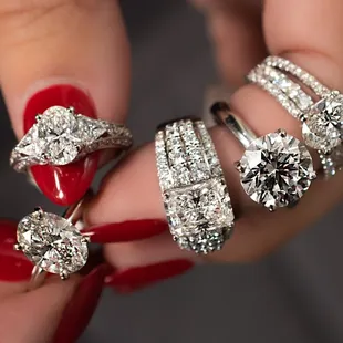 We have unbeatable prices on both natural and lab grown diamonds!