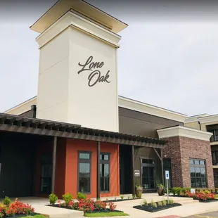 Crown Lone Oak Clubhouse
