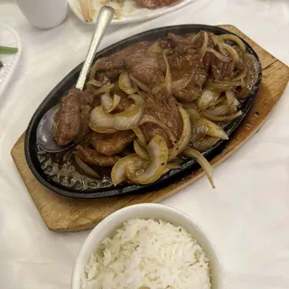 Beef Short Ribs with Black Pepper Sauce Plate