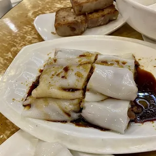 26. Steamed Rice Noodle with BBQ Pork