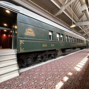 1 King Bed Pullman Train Car